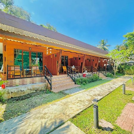 Aow Thai Homestay Ban Hin Dam 外观 照片